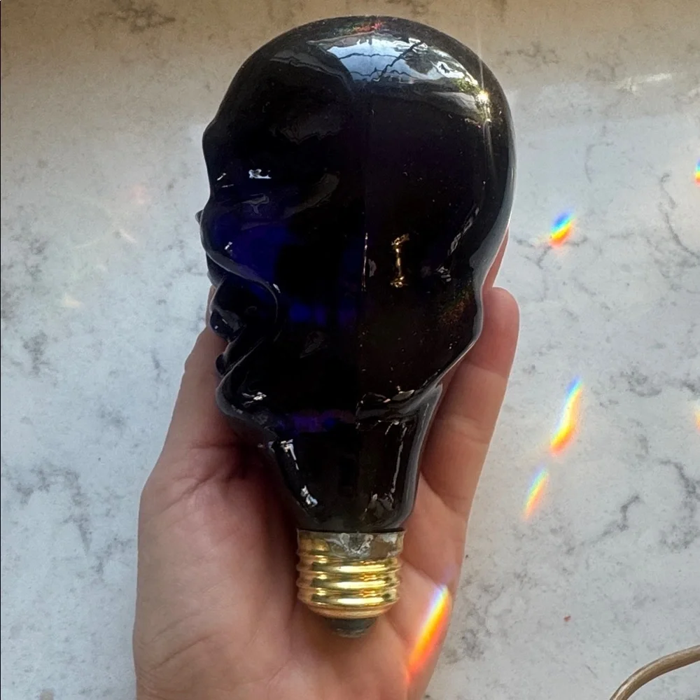 Purple Skull Black Light Bulb